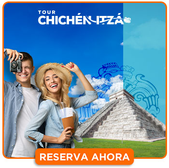 Pareja joven visitando Chichen Itza